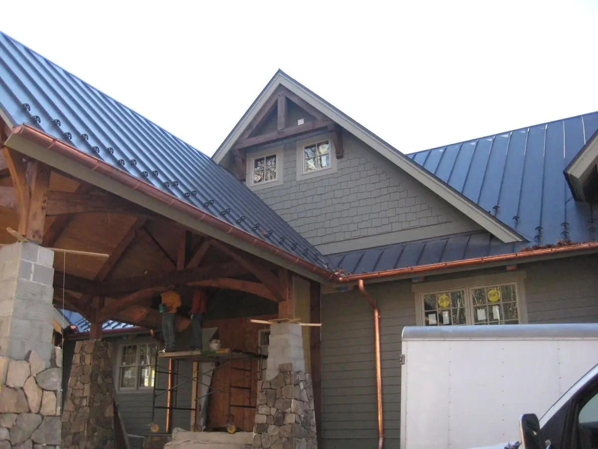 Craftsman Roofing team delivering quality roofing work in Alpine View